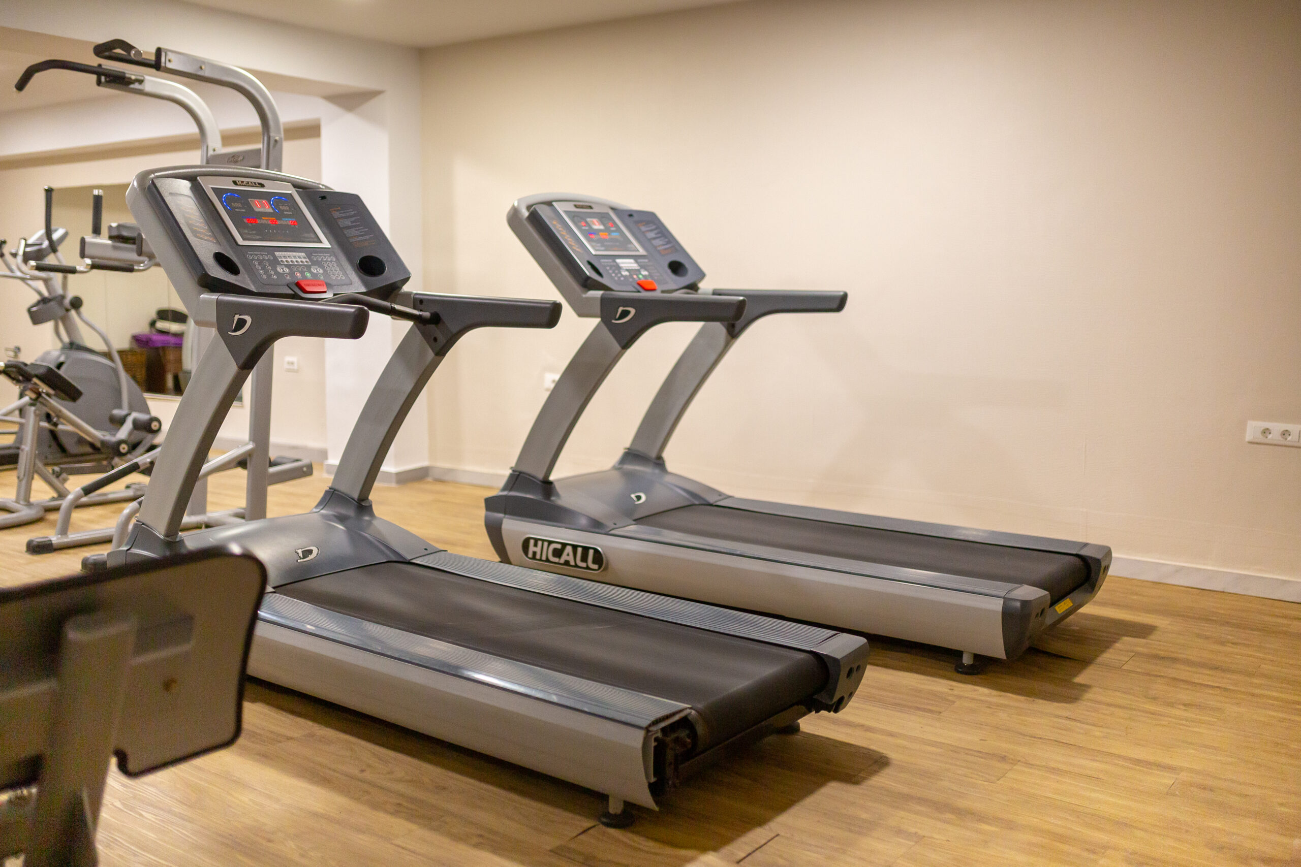 GYM-4